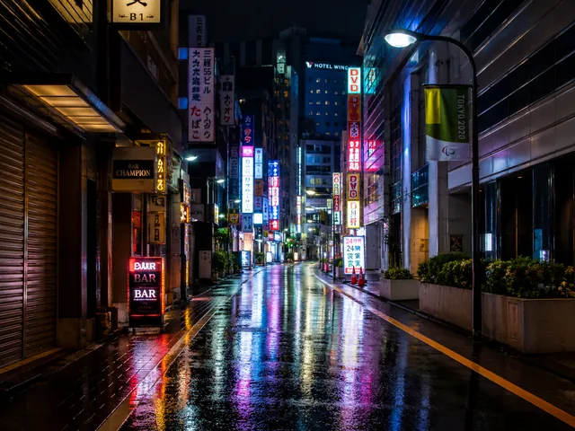 Neon Street — example photo